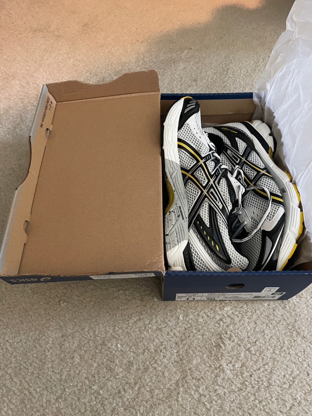 Asics White Black Yellow Gel Cushion Running Shoes - Picture 6 of 12